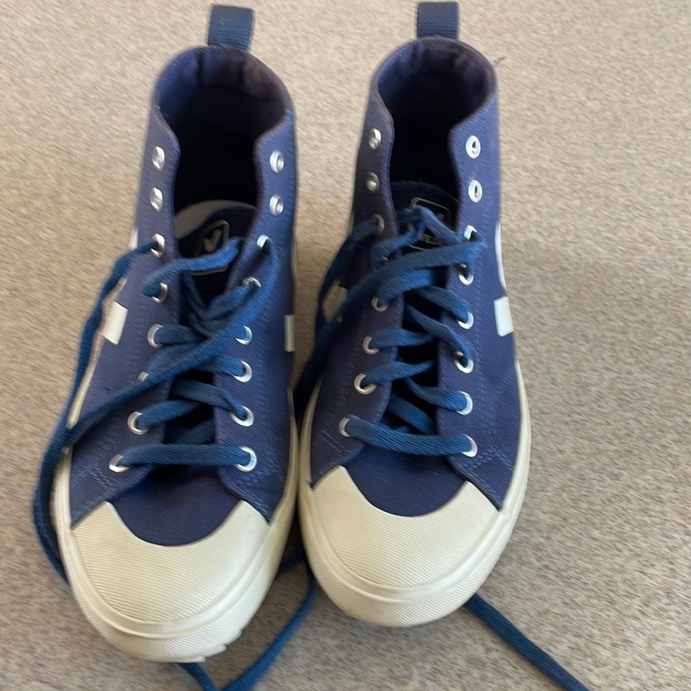 Veja canvas high tops 9.5/41